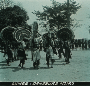 Animation d’une photo. stéréoscopique de l’Exposition universelle de 1900, « Guinée, danseurs noirs » – coll. muséum, MHNT.PH.2014.1.1.52.1