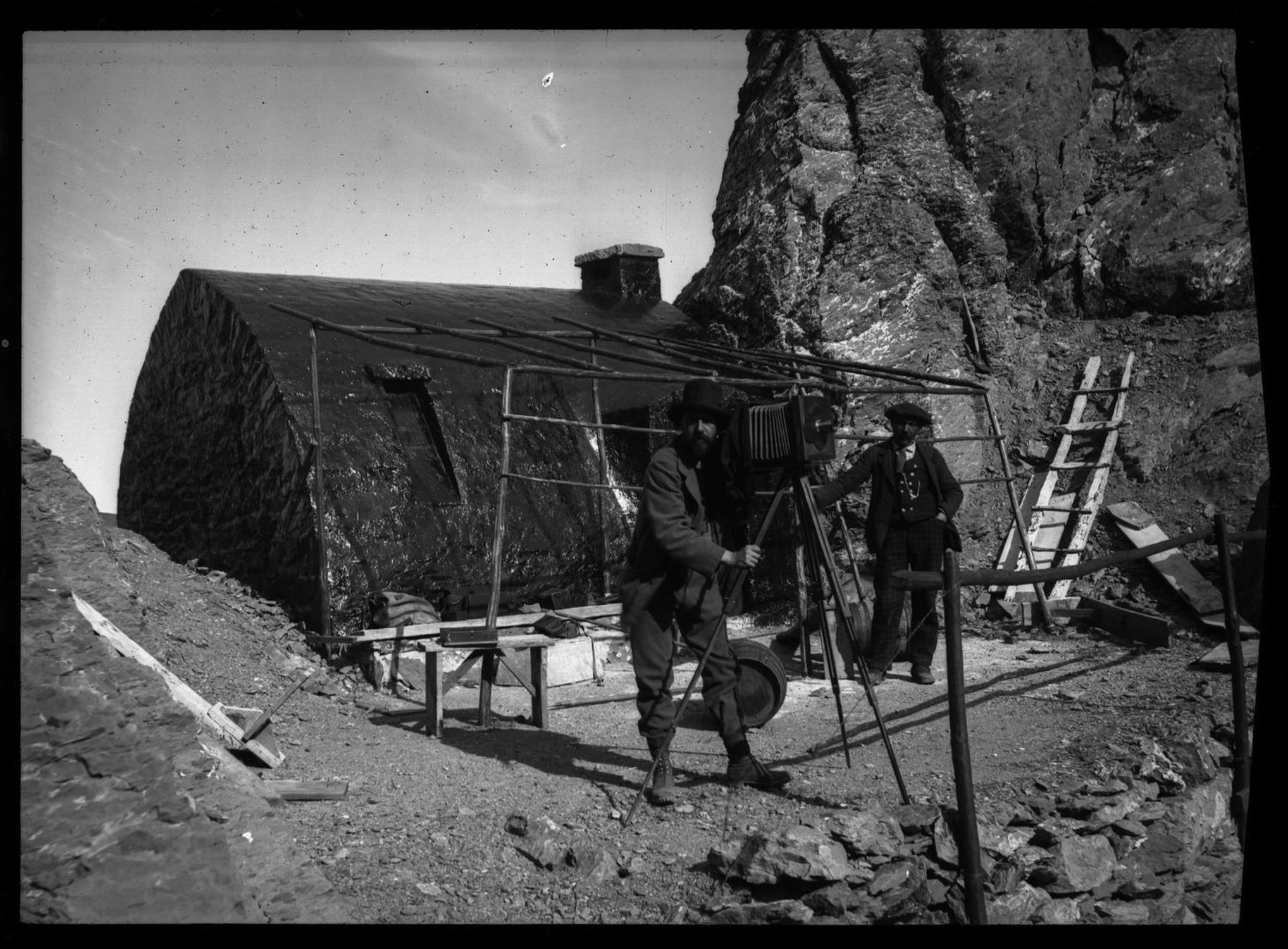 Abri de Tuquerouge Régnault, Passet, photo. : Trutat - coll. muséum, MHNT.PHa.912.L039