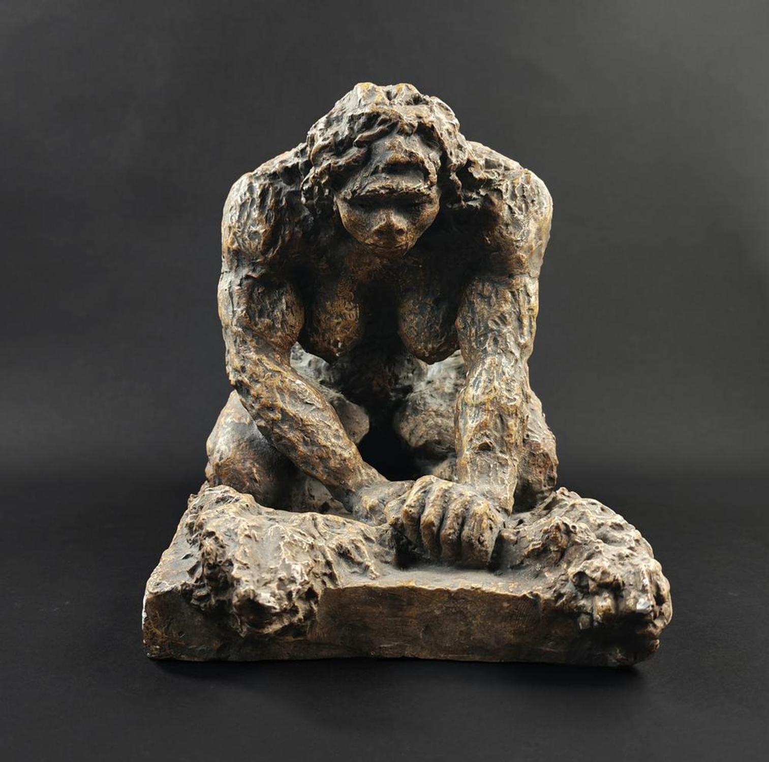 Femme préhistorique Yvonne Parvillée et Maurice Faure, photo. : J. Vila - coll. muséum, Yvonne-Parvillee-MHNT.MISC.2025.0.14